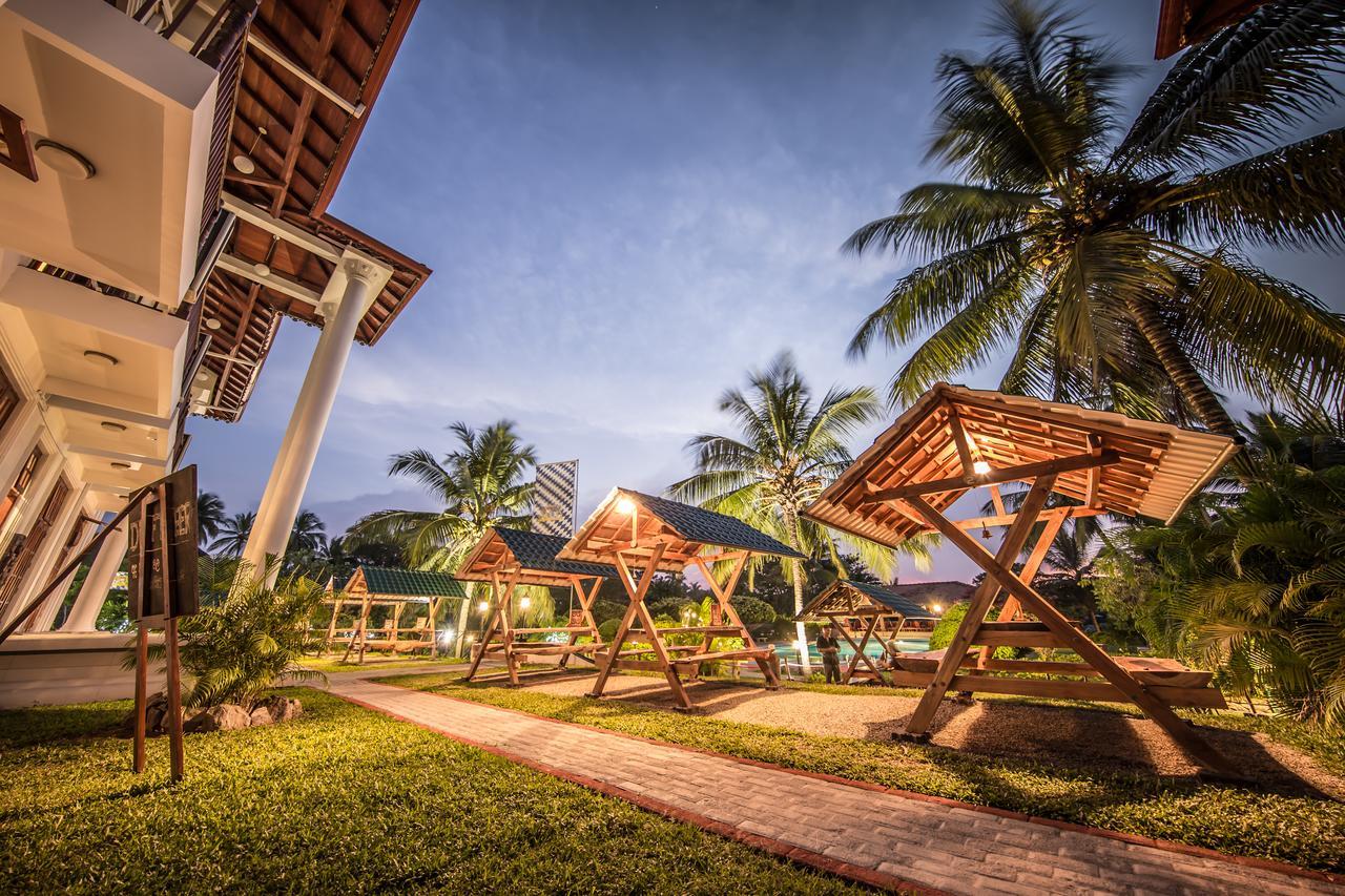 Hotel Yapahuwa Paradise Exterior foto